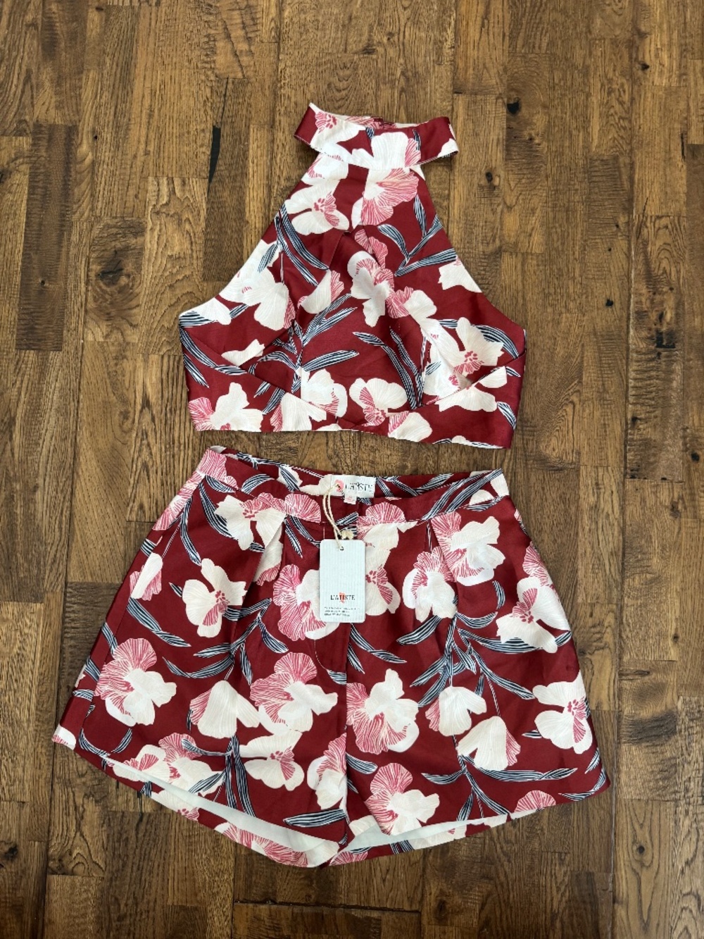 NWT L'ATISTE 2 Piece Floral Shorts Halter Top Set Women's‎ Size M CC